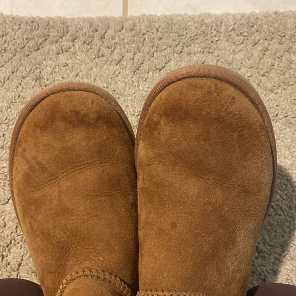 Uggs, great condition camel colored UGG boots - Picture 7 of 8